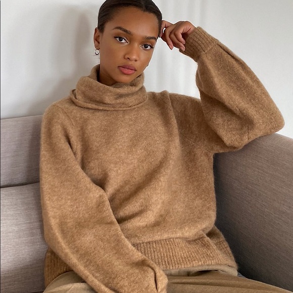 The Group by Babaton Adichie Sweater - Picture 4 of 11